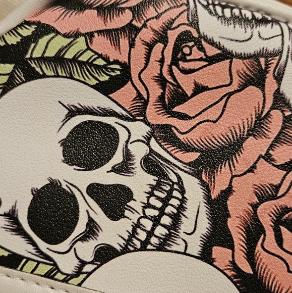 Mini Skull and Flower Print Lightweight Crossbody Bag Gothic Pink - Picture 3 of 9